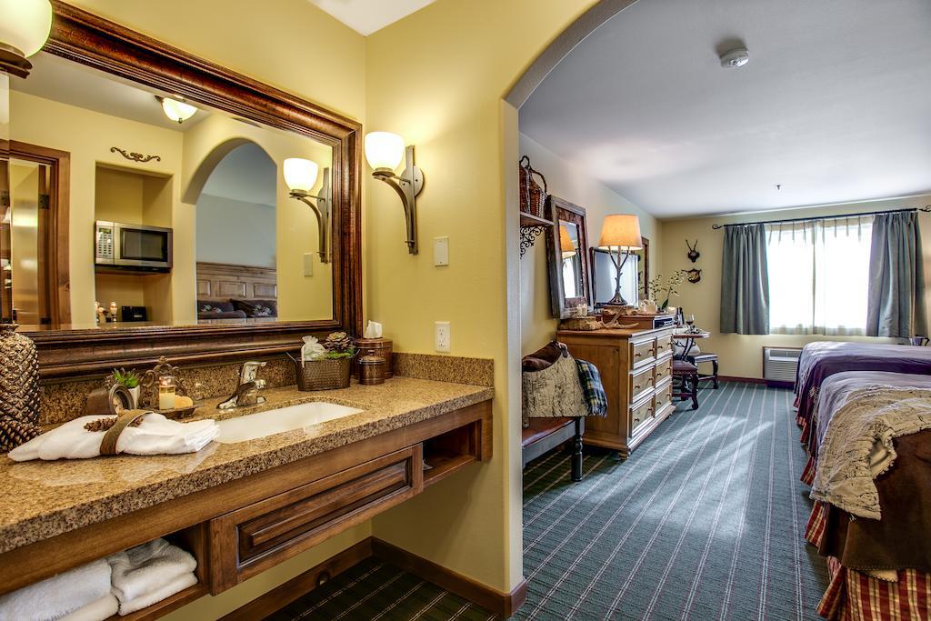 Bavarian Lodge Leavenworth Room photo